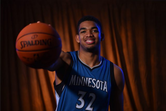 手抓住漏洞 手抓住漏洞