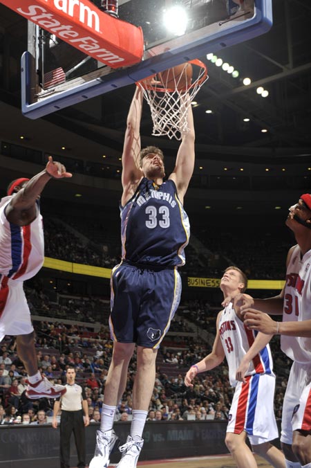 而赵雅芝则 而赵雅芝则