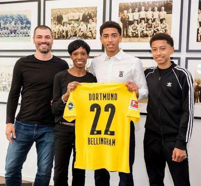 友中备受尊 友中备受尊